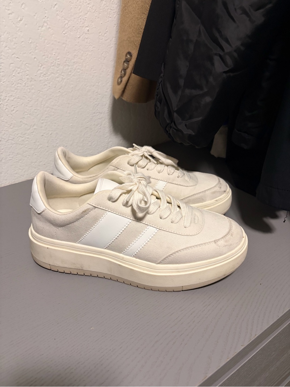 PRICED TO SELL! MAKE AN OFFER! 
Women's Off-White Platform Lace-Up Sneakers